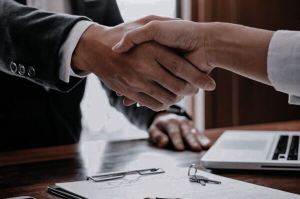 Cum să citești un contract