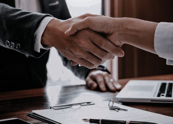 Cum să citești un contract